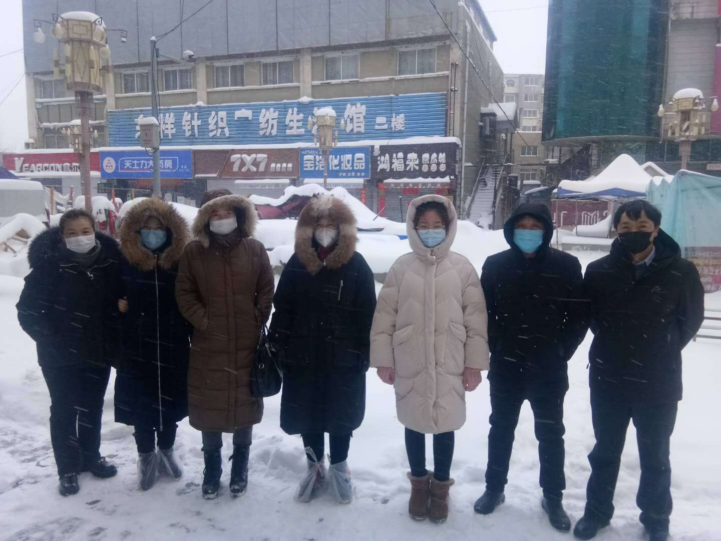 抗击疫情，当好群众的“守护人”