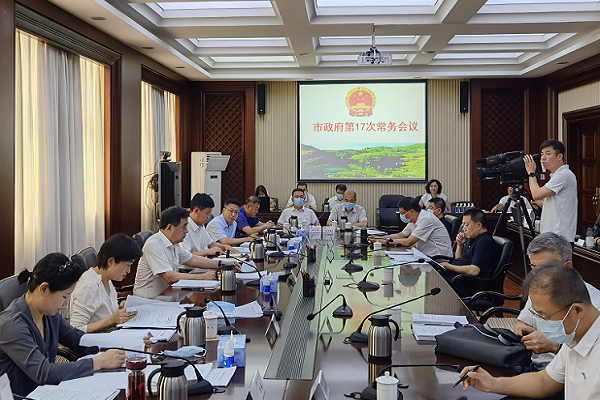吴世民主持召开市政府第17次常务会议  传达省领导来溪调研讲话精神  部署安全生产环保督察等工作