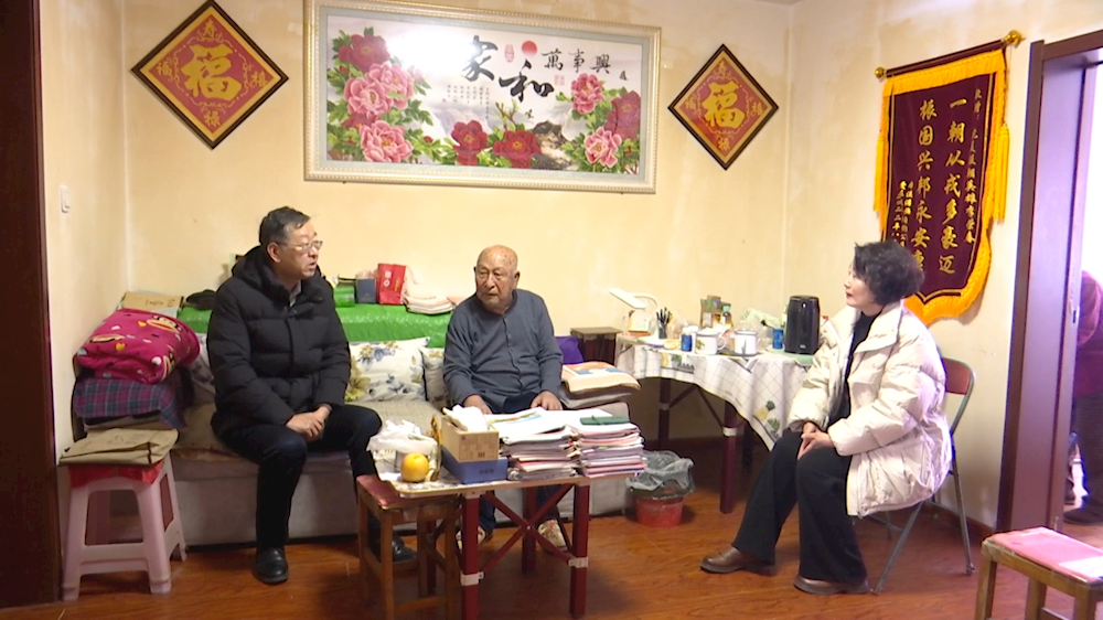 寒冬送温暖 真情暖人心