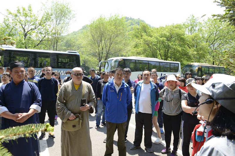 县政协组织全体委员开展重走抗联路实践活动 弘扬抗联精神