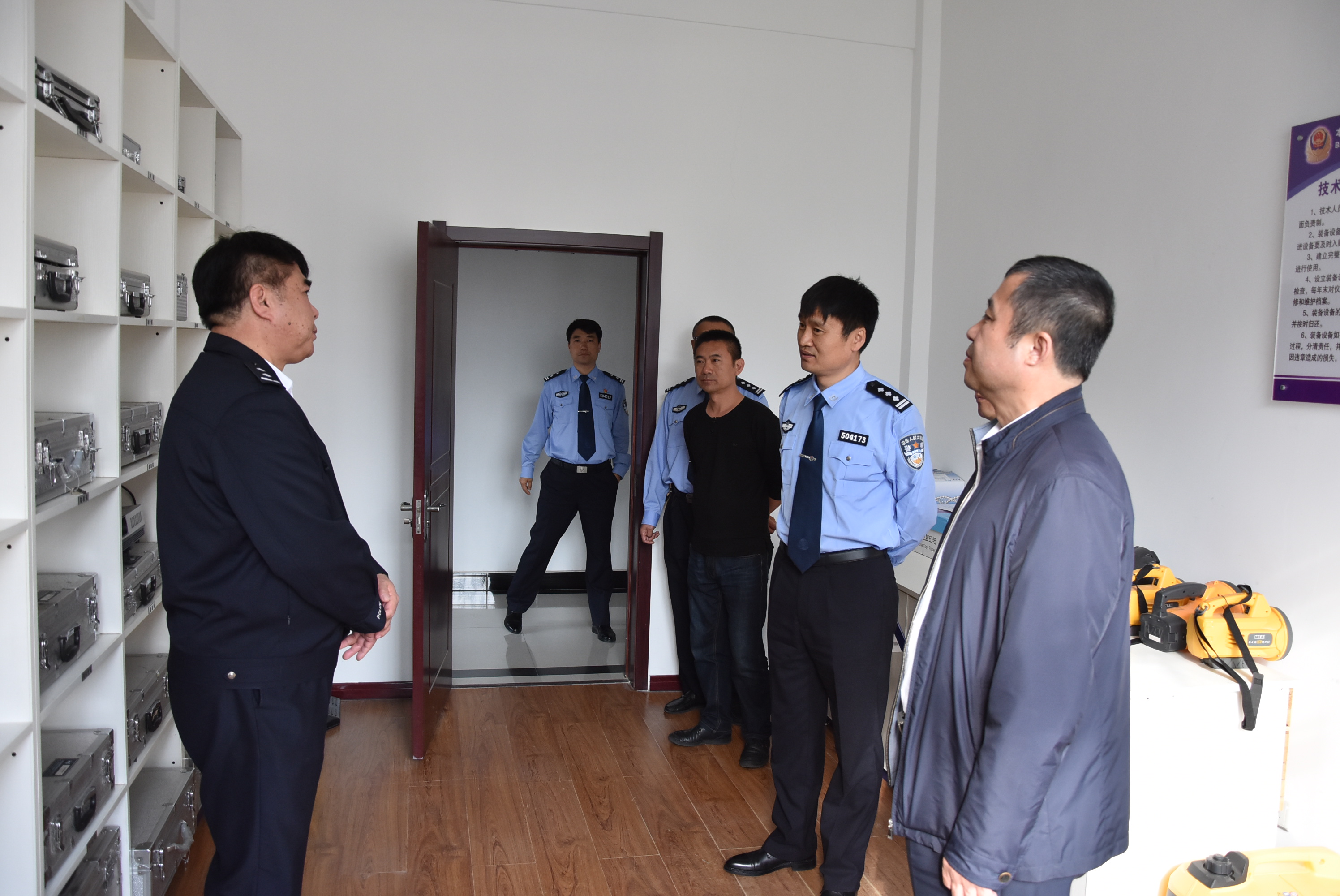 副市长、市公安局长王会奇到本溪县公安局调研指导刑事技术工作
