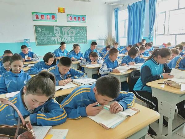 一条援疆路，一腔热血情——记第二高级中学援疆教师徐鑫